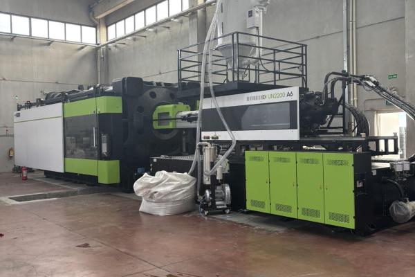 2200 Ton enjeksiyon makinamız faaliyete geçmiştir 